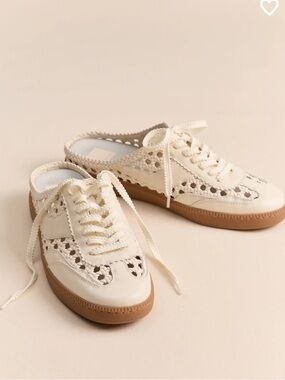 Dolce Vita Notice Slide Woven Slip-On
Size 8